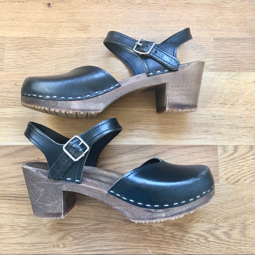Sandgrens Clogs - Black- size 8